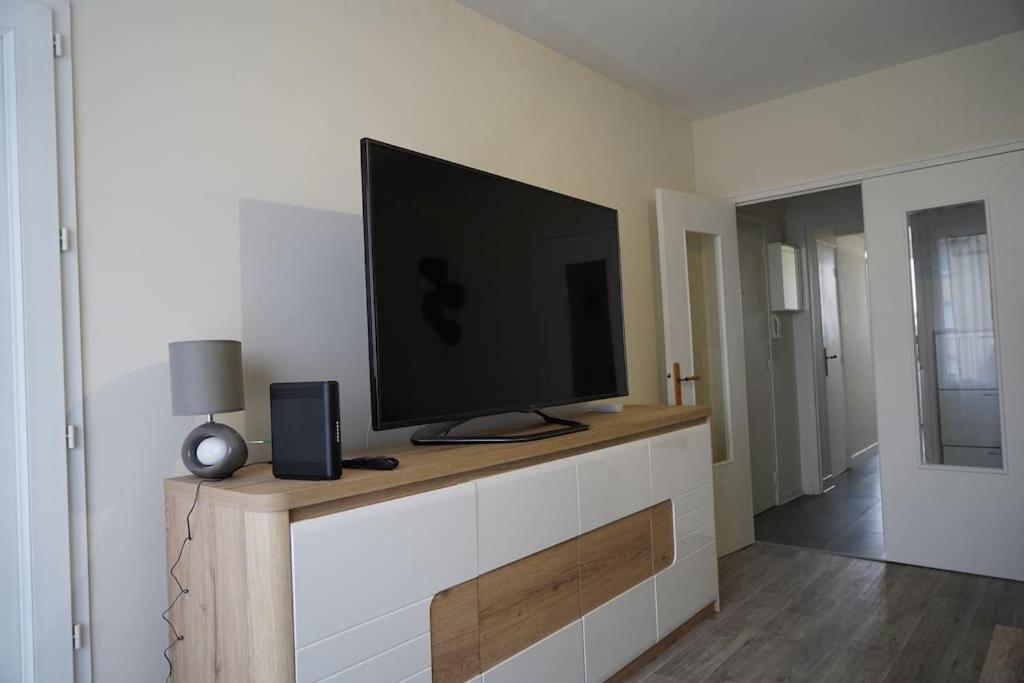 Le Paisible • Garage Privatif • Traversant • Calme ชาโตรูซ์ ภายนอก รูปภาพ