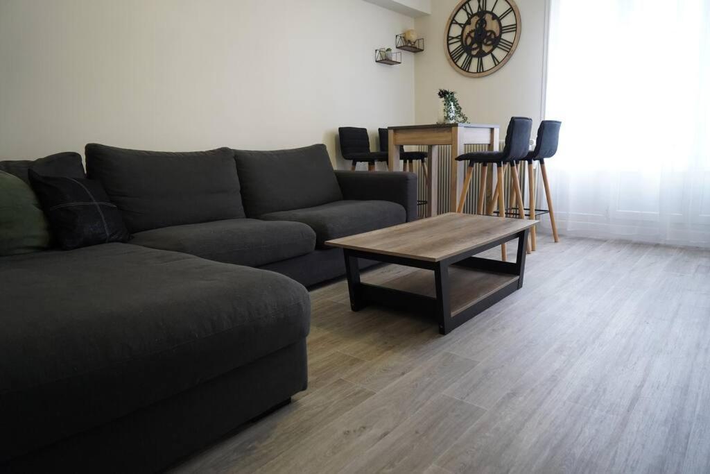 Le Paisible • Garage Privatif • Traversant • Calme ชาโตรูซ์ ภายนอก รูปภาพ